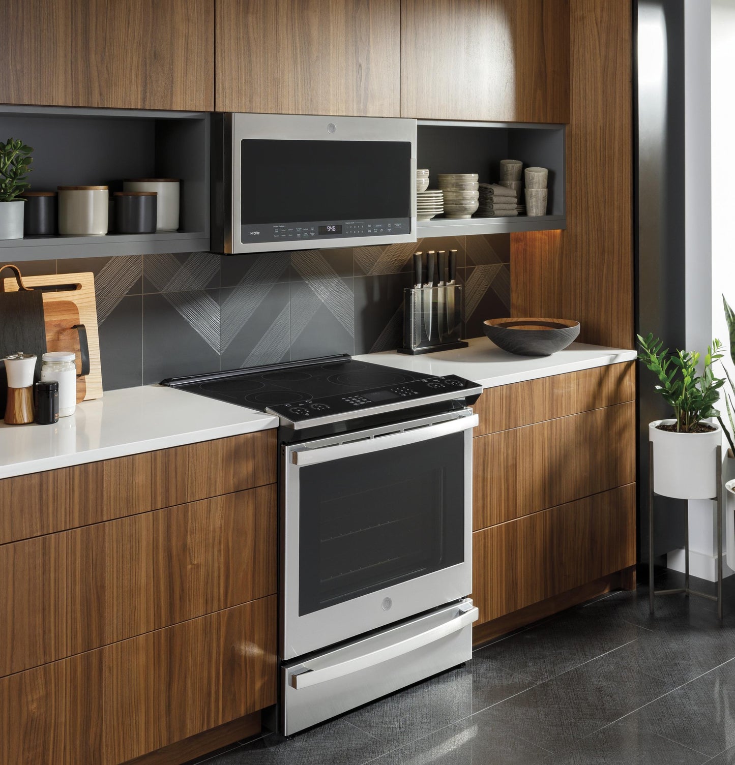 GE APPLIANCES PSS93YPFS GE Profile™ 30" Smart Slide-In Electric Convection Fingerprint Resistant Range with No Preheat Air Fry in Stainless Steel - PSS93YPFS