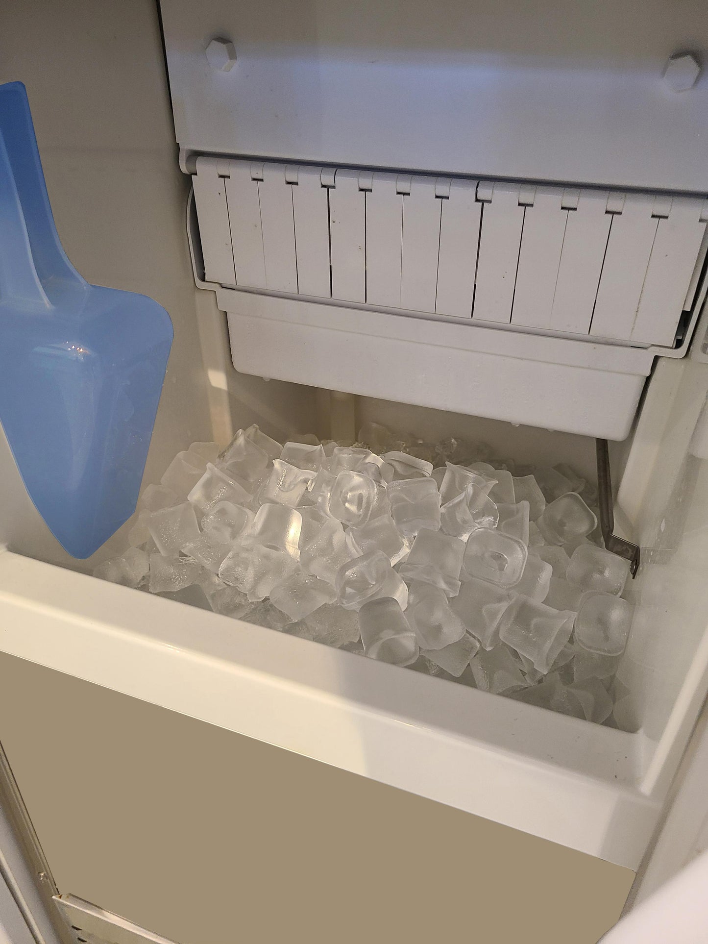 XO APPLIANCE XOUIM1565S 15" Clear Gourmet Ice Maker Fingerprint Resistant in Stainless Steel - XOUIM1565S