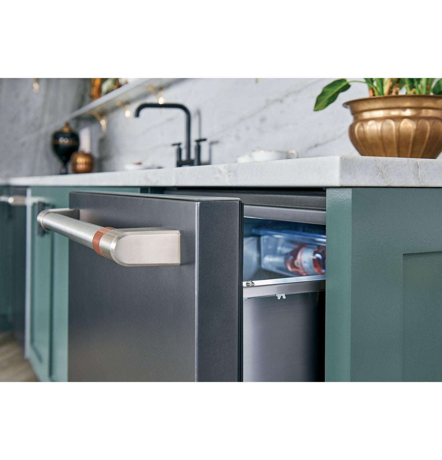 CAFE CDE06RP3ND1 CAFé 5.7 Cu. Ft. Built-In Dual-Drawer Refrigerator Black - CDE06RP3ND1