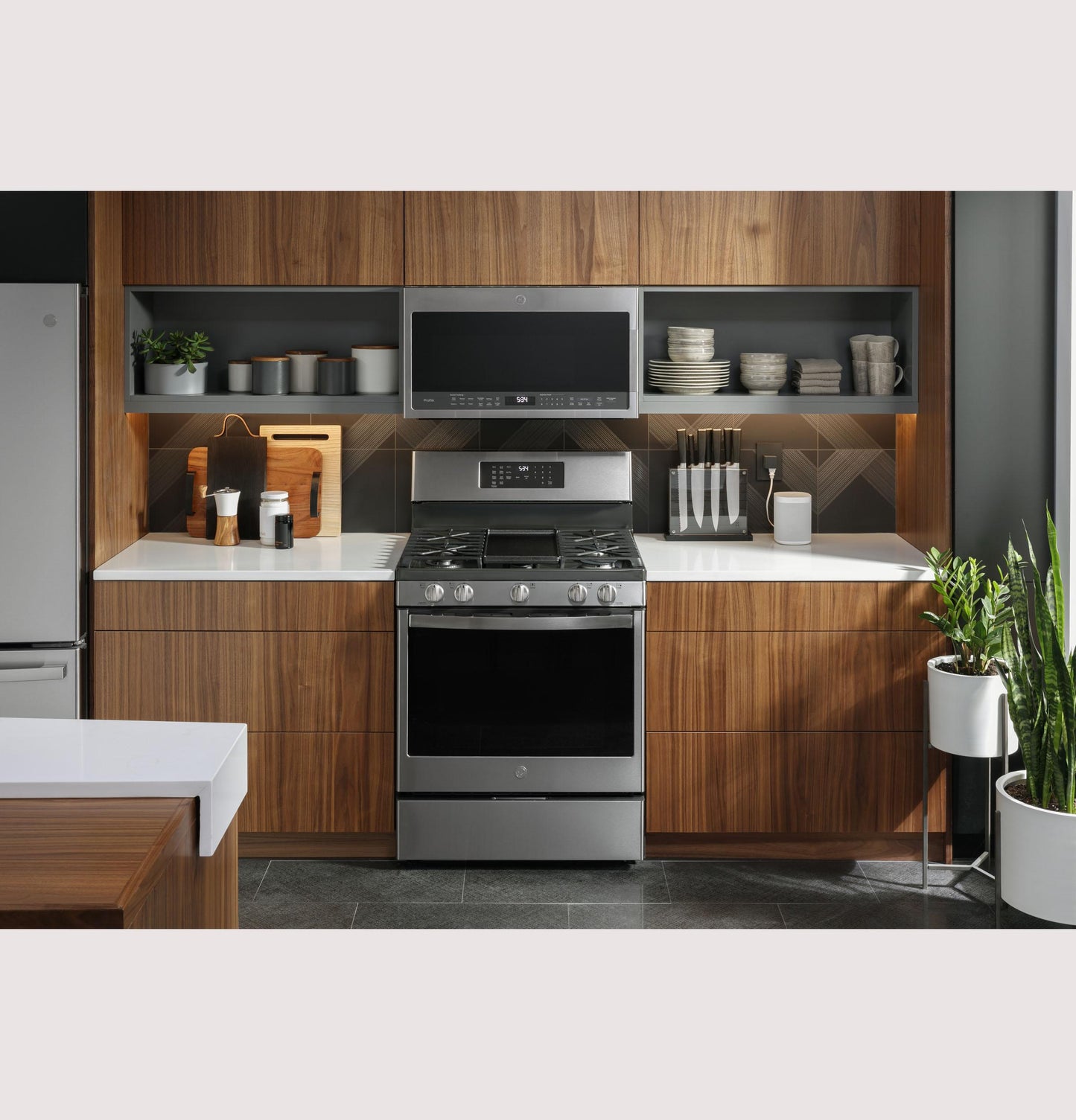 GE APPLIANCES PGB935YPFS GE Profile™ Smart 30" Free-Standing Self Clean Gas Fingerprint Resistant Range with No Preheat Air Fry in Stainless Steel - PGB935YPFS