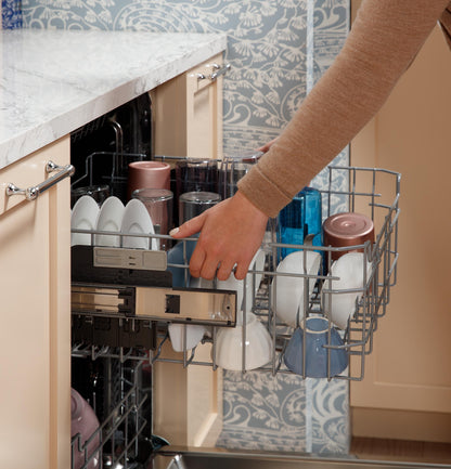 GE APPLIANCES GDT670SGVWW GE® ENERGY STAR® Top Control with in Stainless Steel Interior Dishwasher with Sanitize Cycle White - GDT670SGVWW
