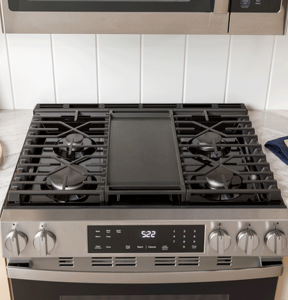 GE APPLIANCES GGS600AVWW GE® 30" Slide-In Front-Control Convection Gas Range with No Preheat Air Fry and EasyWash™ Oven Tray White - GGS600AVWW