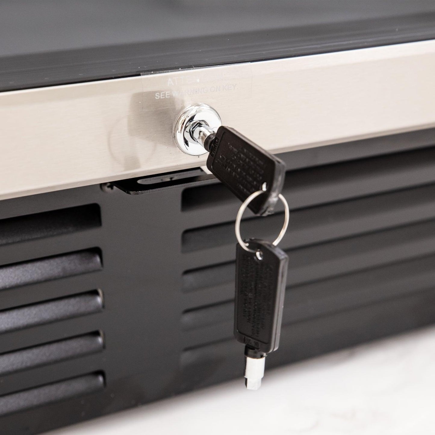 AVANTI BCA516SS Avanti Beverage Center, 130 Can Capacity in Stainless Steel - BCA516SS