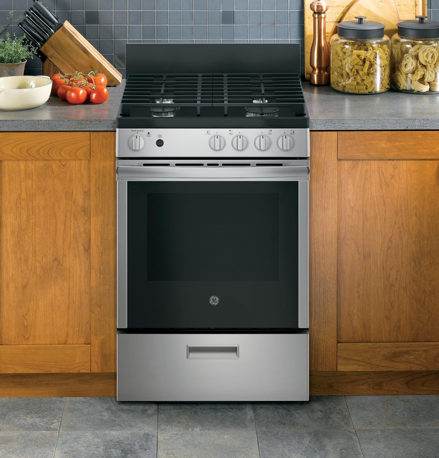GE APPLIANCES 24" Steam Clean Free-Standing/Slide-in Gas Range Black On Stainless - JGAS640RMSS