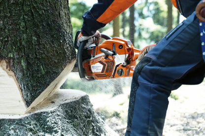 Husqvarna 562 XP Chainsaw - 59.8cc Gas Engine with 20in Guide Bar for Professionals - 970502104