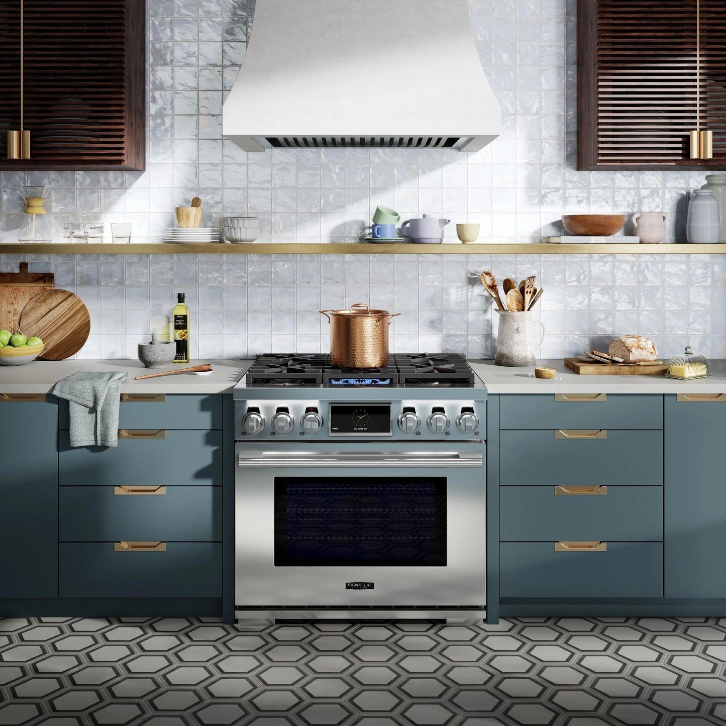 SIGNATURE KITCHEN SUITE SKSGR360GS 36-inch Gas Pro Range with 4 Burners and Griddle - SKSGR360GS