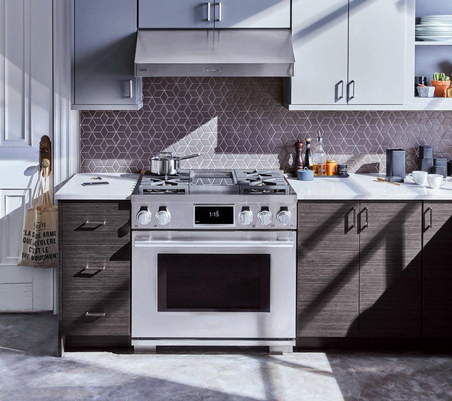 SIGNATURE KITCHEN SUITE SKSDR360GS 36-inch Dual-Fuel Pro Range with Steam-Combi Oven and Griddle - SKSDR360GS