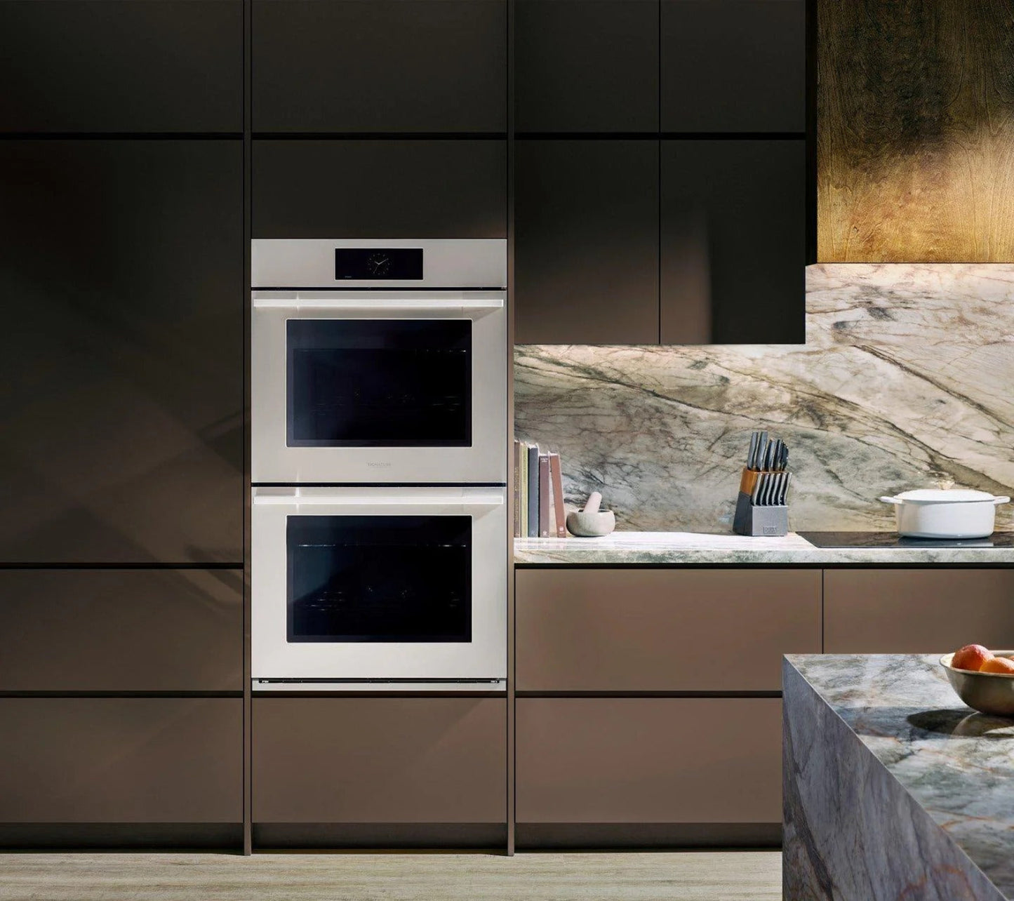 SIGNATURE KITCHEN SUITE SKSDV3012MT 30-inch Transitional Double Wall Oven - SKSDV3012MT