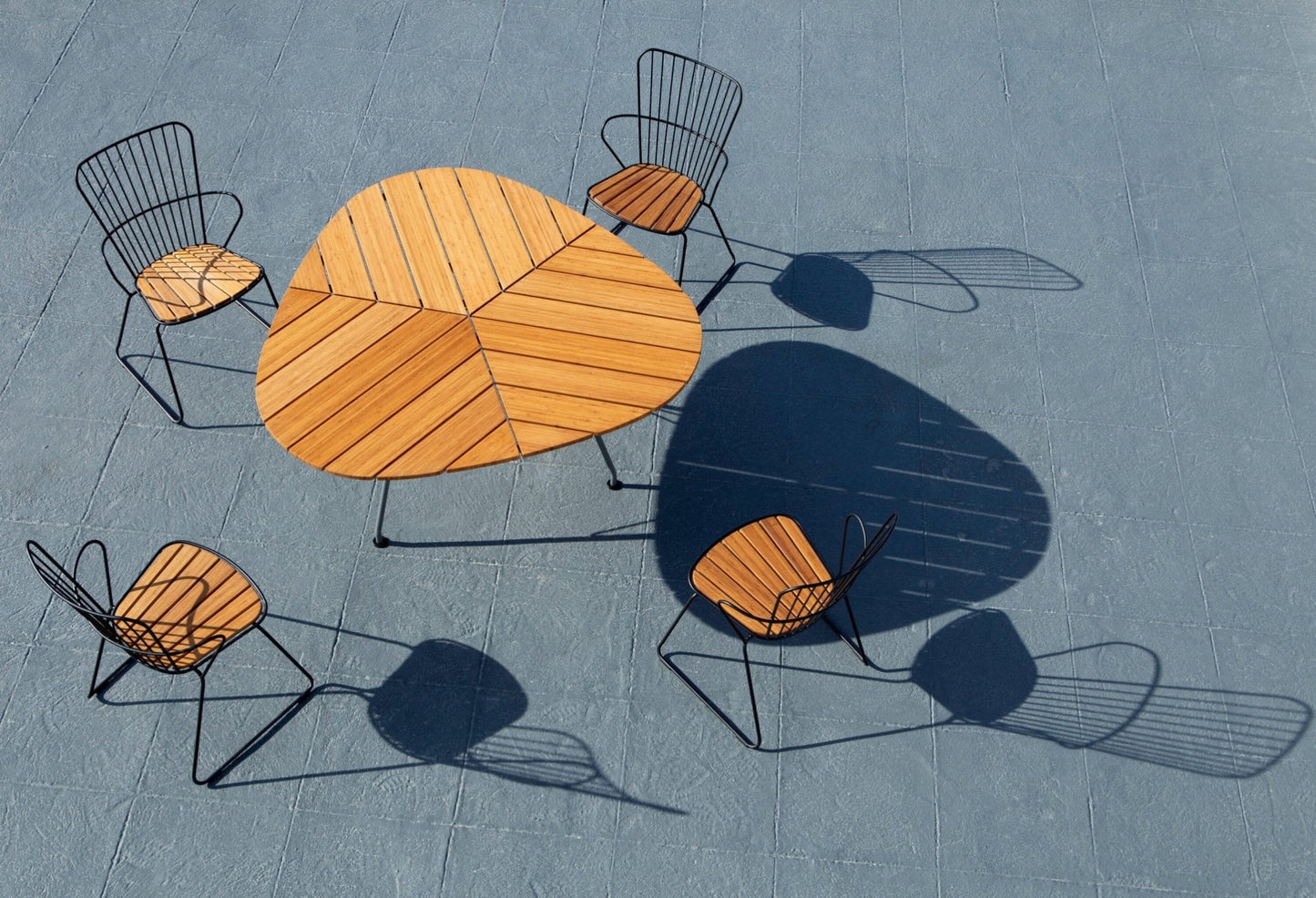 HOUE LEAF Dining Table