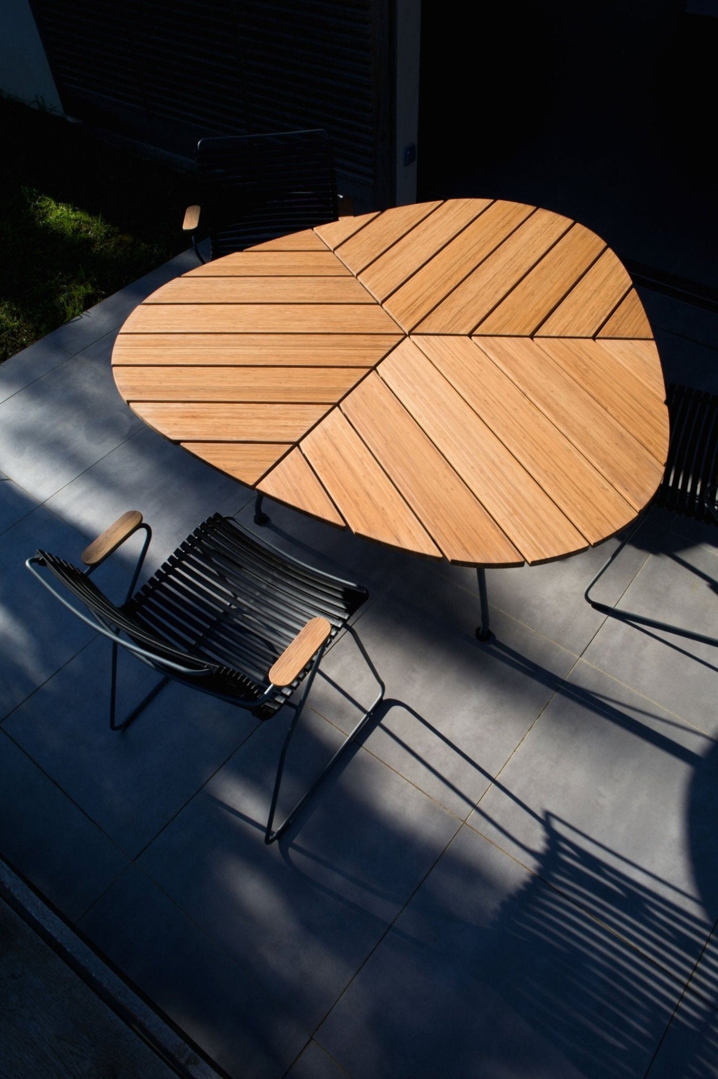 HOUE LEAF Dining Table