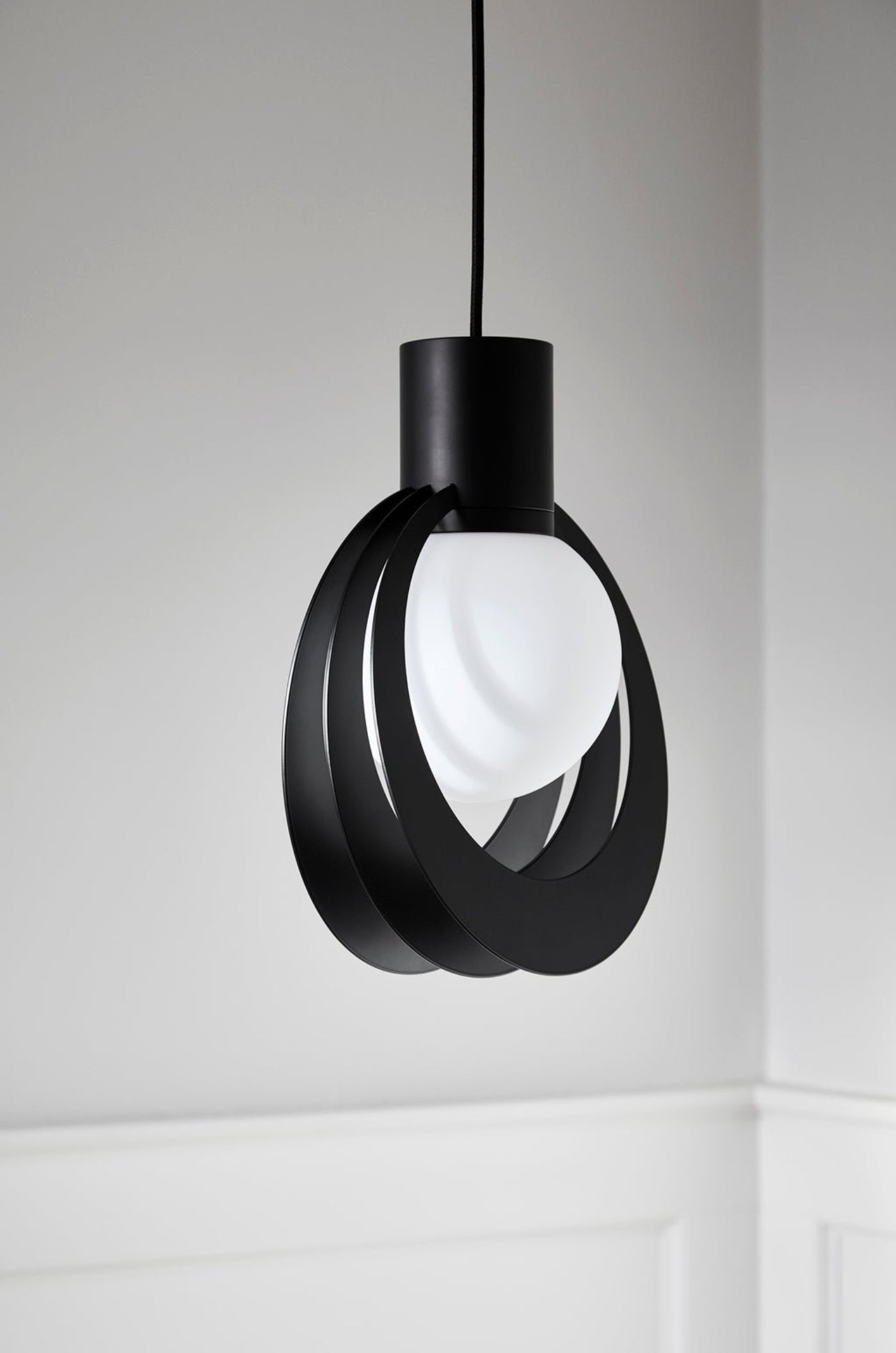 Woud Lunar Pendant - Medium - 139001
