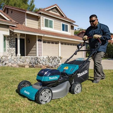 Makita 40V Max XGT Brushless 21 In. Self‑Propelled Commercial Lawn Mower Kit - GML01PL