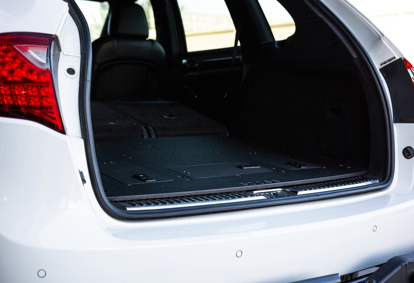 GOOSE GEAR Porsche Cayenne 2011-2017 2nd Gen. - Rear Plate System - 1001-GGR-SH