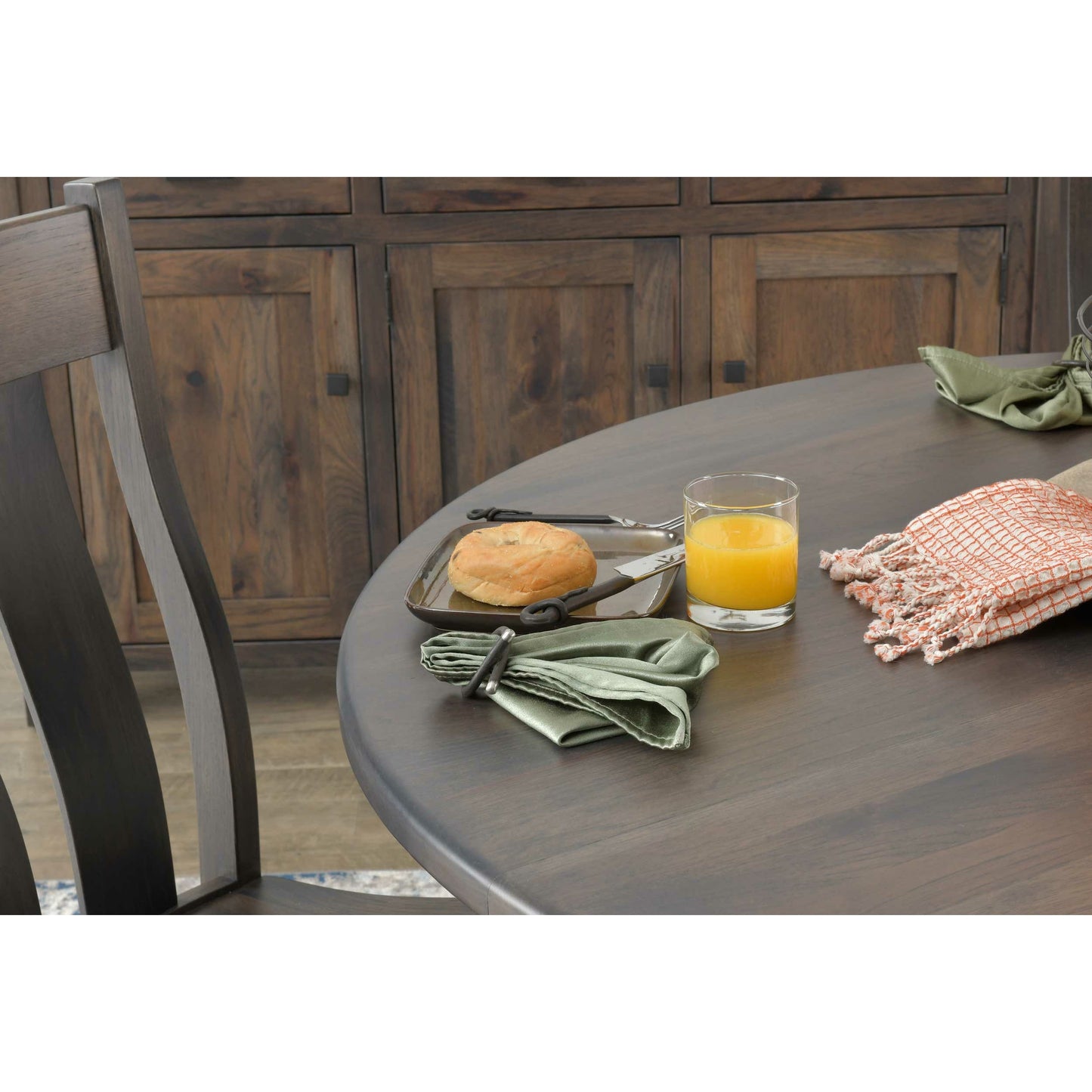 QW Amish Franklin Round Table - 115T-FRANKLIN-ROUND-1-1/4