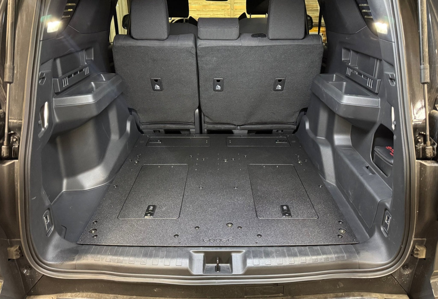 GOOSE GEAR Toyota - 4Runner - 2025-Present - 6th Gen - Non Hybrid - Explore Series - Rear Plate System - 1457-GGR-SH