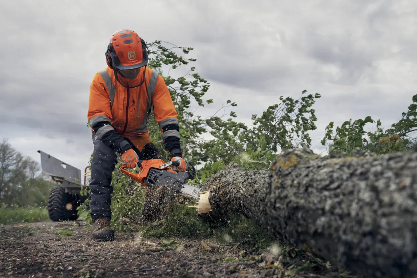 Husqvarna 540 XP Mark III Chainsaw - 39.1cc Gas Engine with 16in Guide Bar for Professionals - 970510116